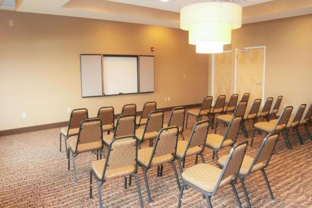 סמירנה Comfort Suites מראה חיצוני תמונה